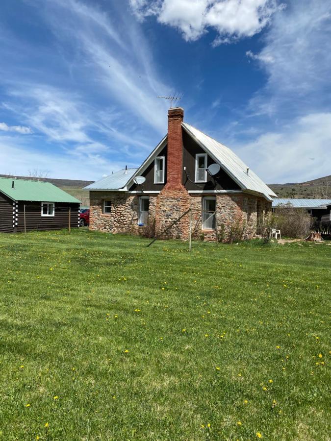 Rolling R Guest Ranch Guest House Meeker Exterior photo