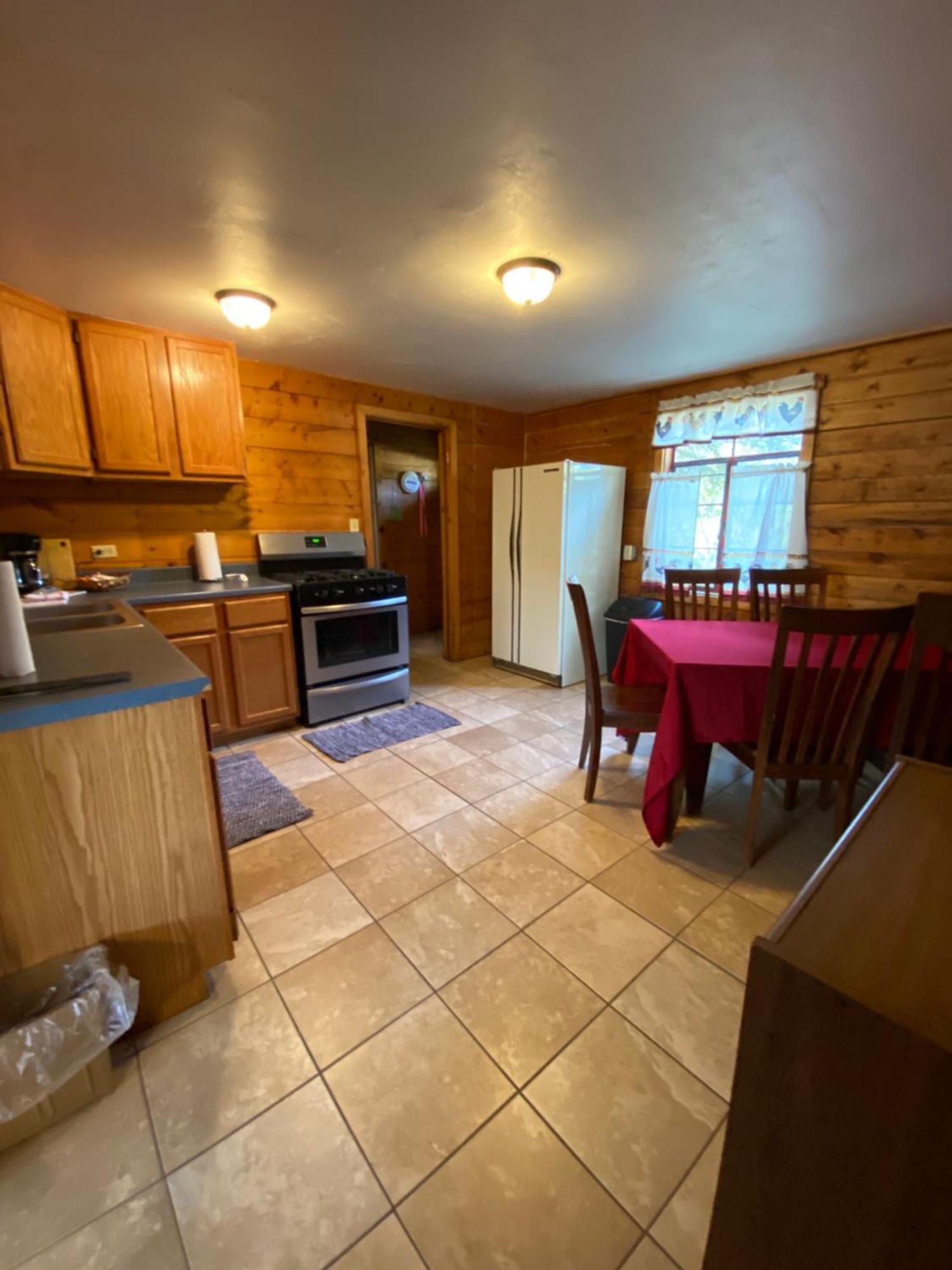 Rolling R Guest Ranch Guest House Meeker Room photo