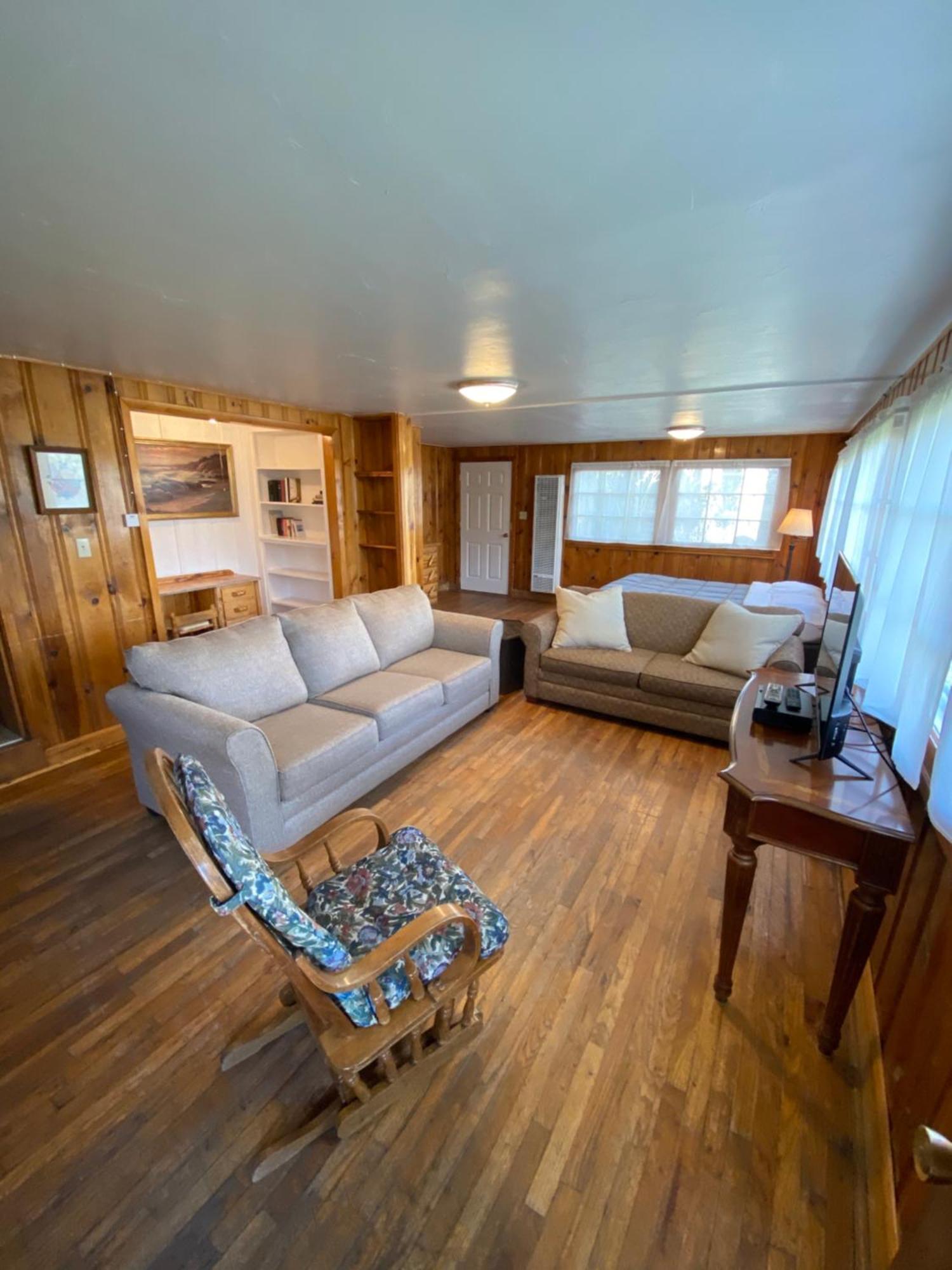 Rolling R Guest Ranch Guest House Meeker Room photo