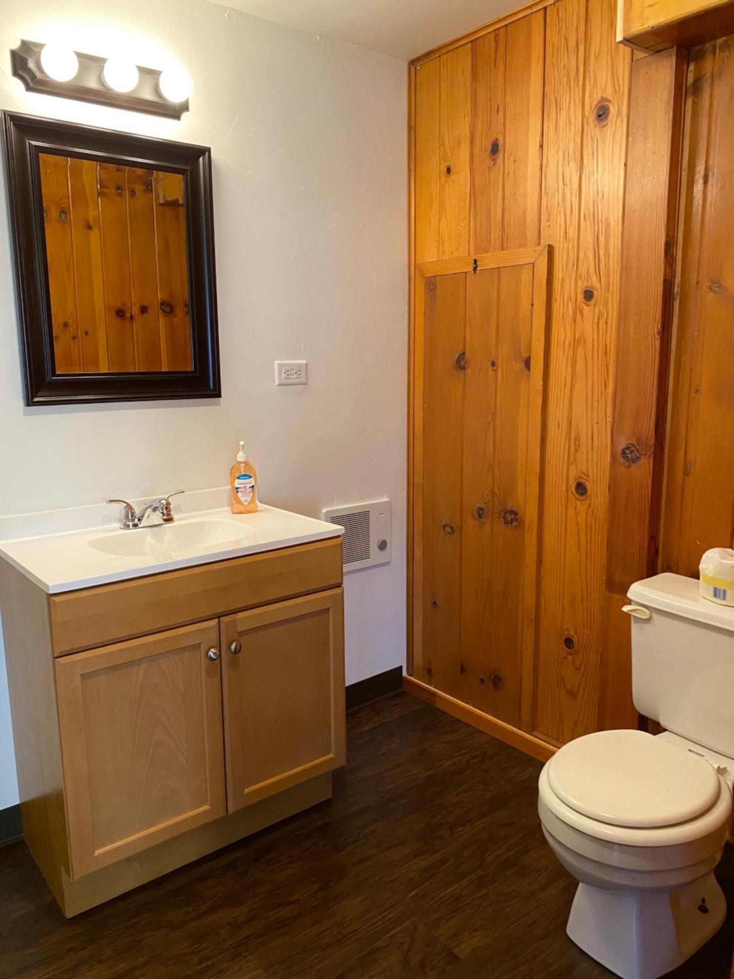 Rolling R Guest Ranch Guest House Meeker Room photo