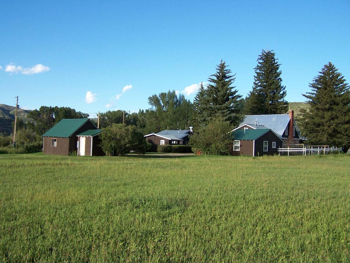 Rolling R Guest Ranch Guest House Meeker Exterior photo